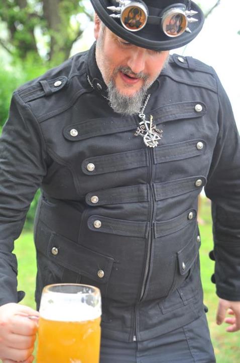 guto_steampunk fair 2012.jpg